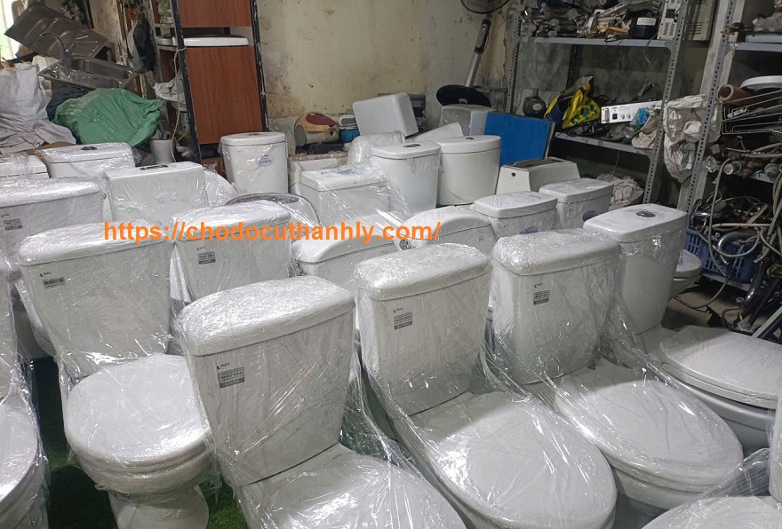 thu-mua-hang-trung-bay-thiet-bi-ve-sinh